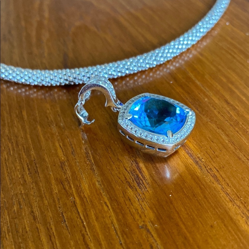 Swiss Blue Topaz, Swiss White Topaz and White Italian Silver Pendant Necklace - Picture 5 of 7
